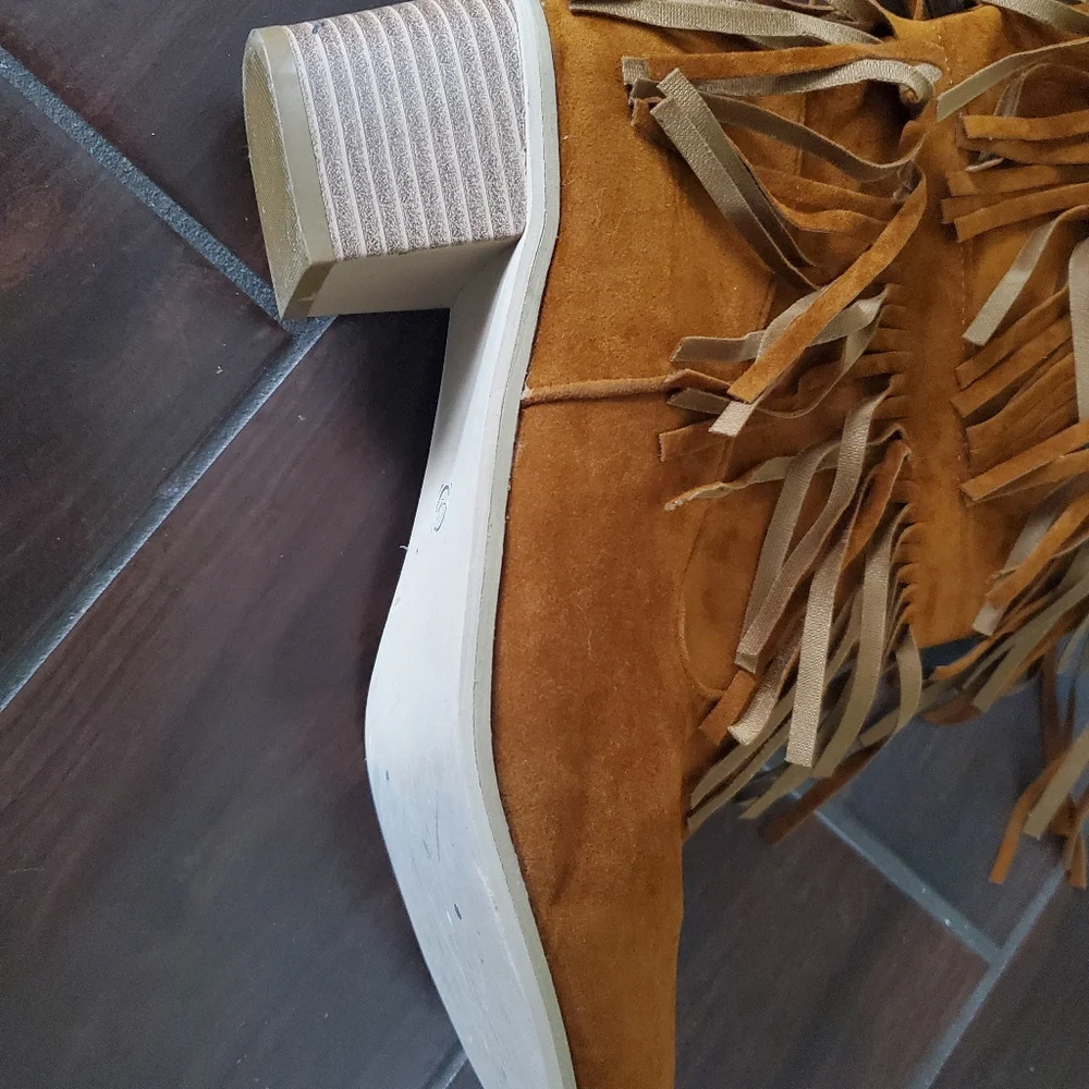 Sugar boots size 10 women's in tan color small heel 1 inch